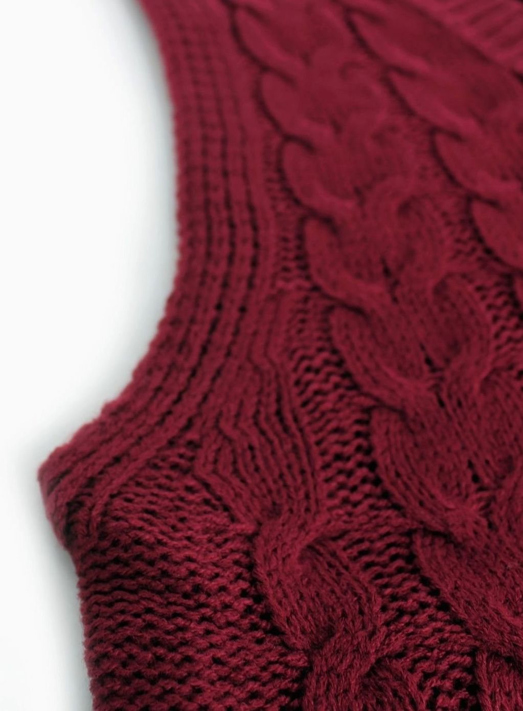 Cozy Cable Knit Sweater Vest for Women with V Neck Sleeveless Relaxed Oversized Style