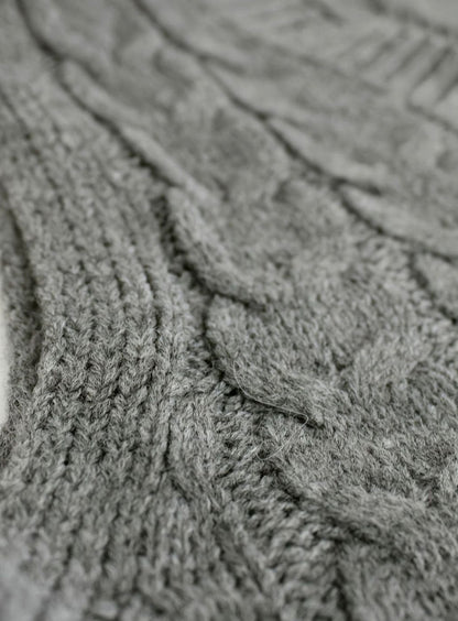 Cozy Cable Knit Sweater Vest for Women with V Neck Sleeveless Relaxed Oversized Style