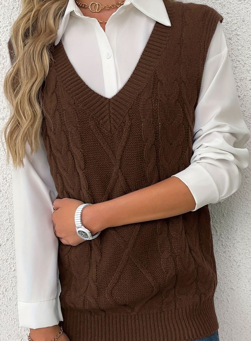 Cozy Cable Knit Sweater Vest for Women with V Neck Sleeveless Relaxed Oversized Style