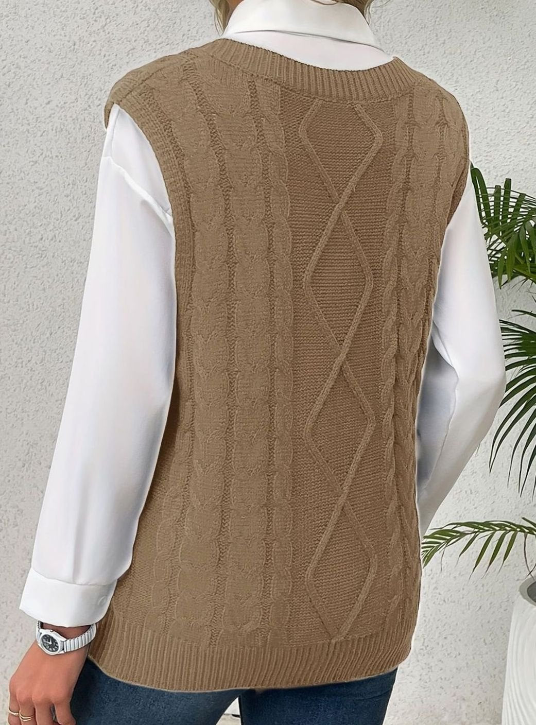 Cozy Cable Knit Sweater Vest for Women with V Neck Sleeveless Relaxed Oversized Style