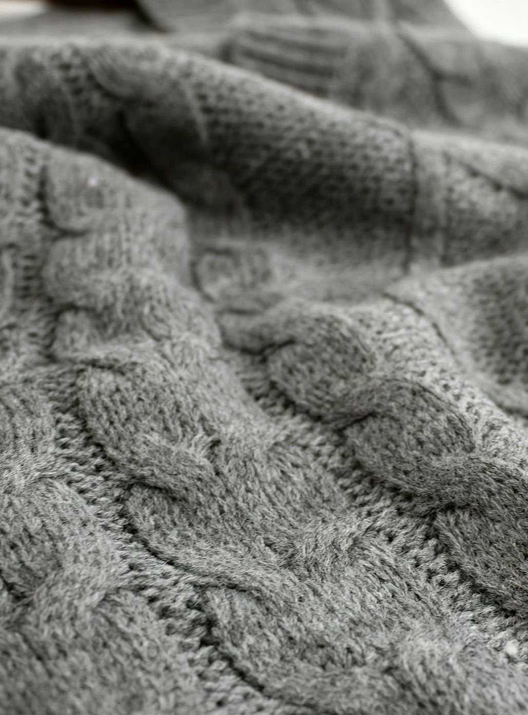 Cozy Cable Knit Sweater Vest for Women with V Neck Sleeveless Relaxed Oversized Style