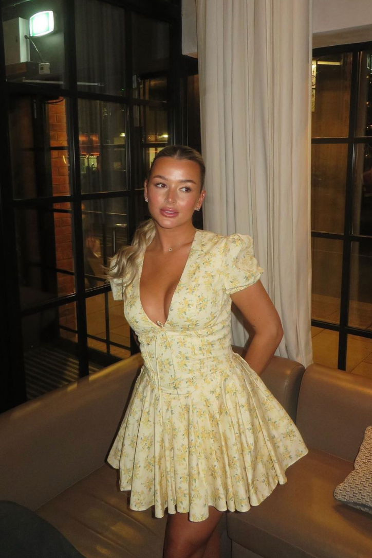 Elegant Yellow Floral A Line Dress for Women with Square Neck Puff Sleeve Corset Waist Open Back Mini Style