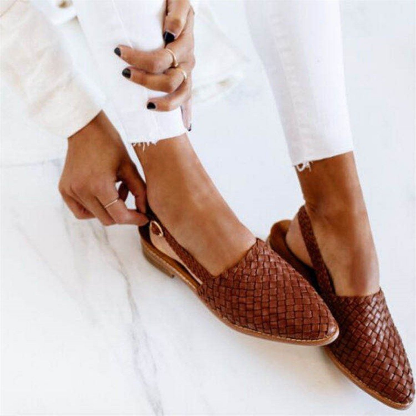 Comfortable Sandals for Women with Woven Leather Pointed Toe Slingback Flat Style