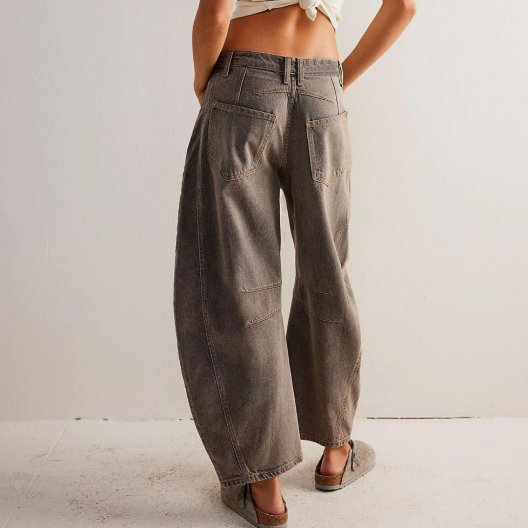 Effortless Relaxed Mom Jeans for Women in Cropped Barrel Leg Denim Style