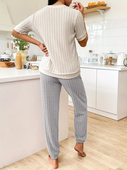 Comfortable Purple Heart Print Pajama Set for Women with Round Neck Short Sleeve Ribbed Knit Jogger Style