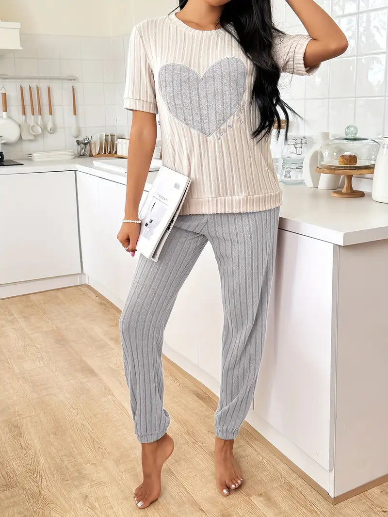 Comfortable Purple Heart Print Pajama Set for Women with Round Neck Short Sleeve Ribbed Knit Jogger Style