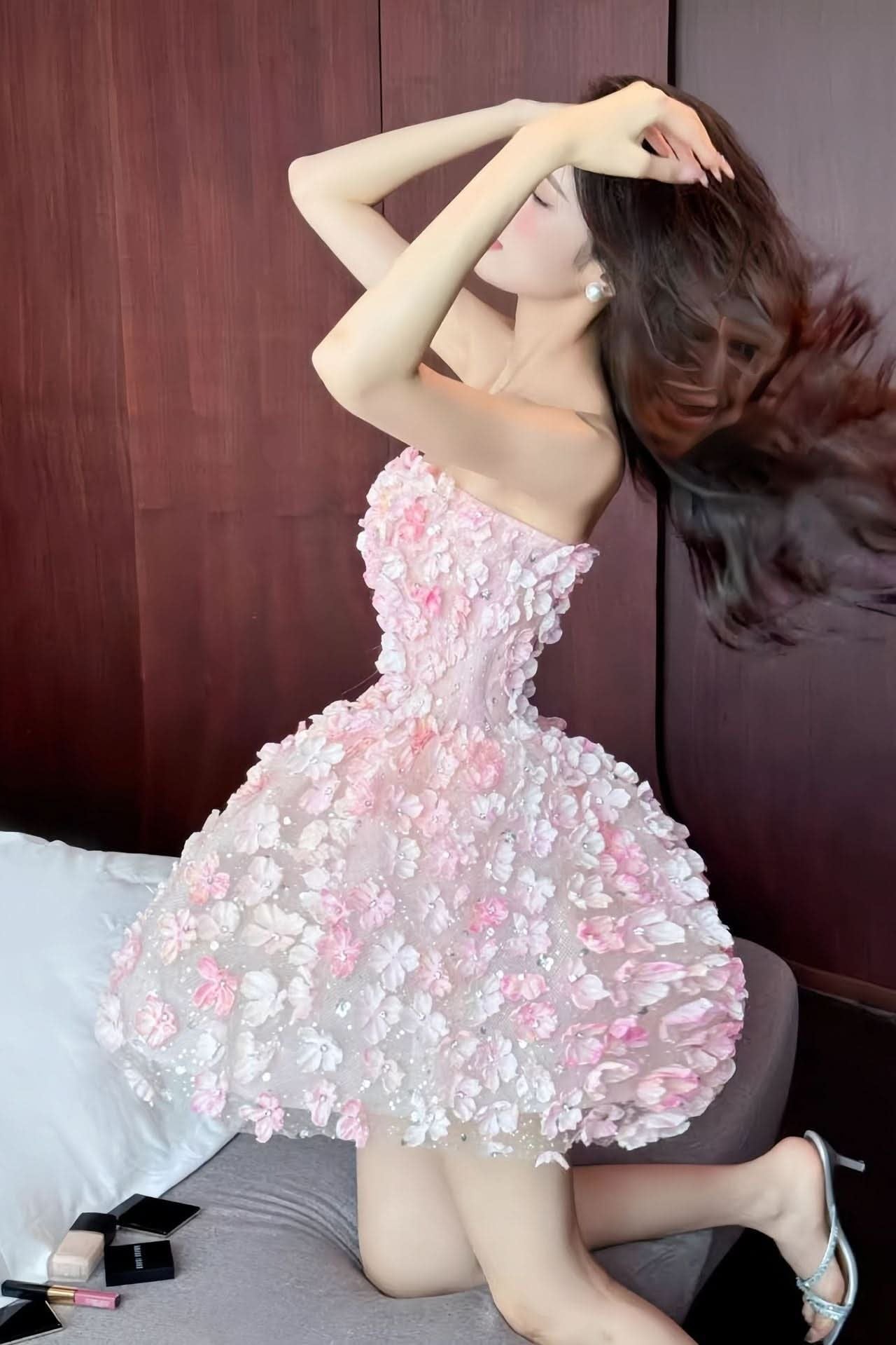Elegant Floral Mini Dress for Women with Strapless Structured Bodice Cocktail Party Style
